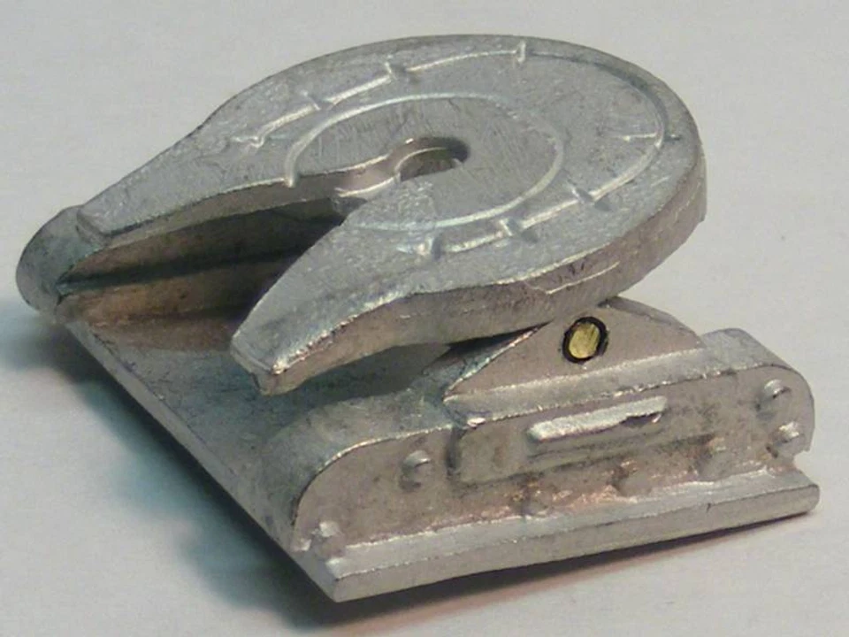  Quinta rueda inclinable para camiones escala 1/32 y primera marcha de Don Mills Models Foto 1 de 1