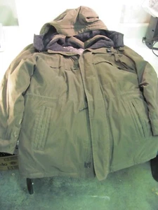 St. John's Bay Herren Winter Puffer Jacke abnehmbare Kapuze in dunkeloliv Gr. L - Bild 1 von 17