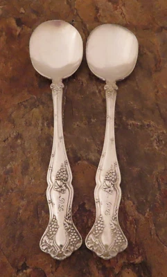 IS Vintage Grapes Set 2 Round Soup Spoons 1847 Rogers Silverplate Flatware Lot K - Image 1 of 4