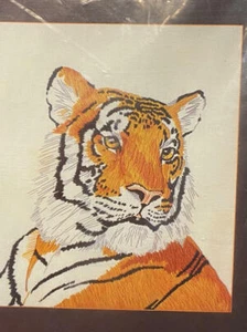 Nuevo de Colección BUCILLA 3532 Kit de Punta de Aguja BENGAL TIGER Tablero de Dibujo Colección 1979 - Imagen 1 de 12