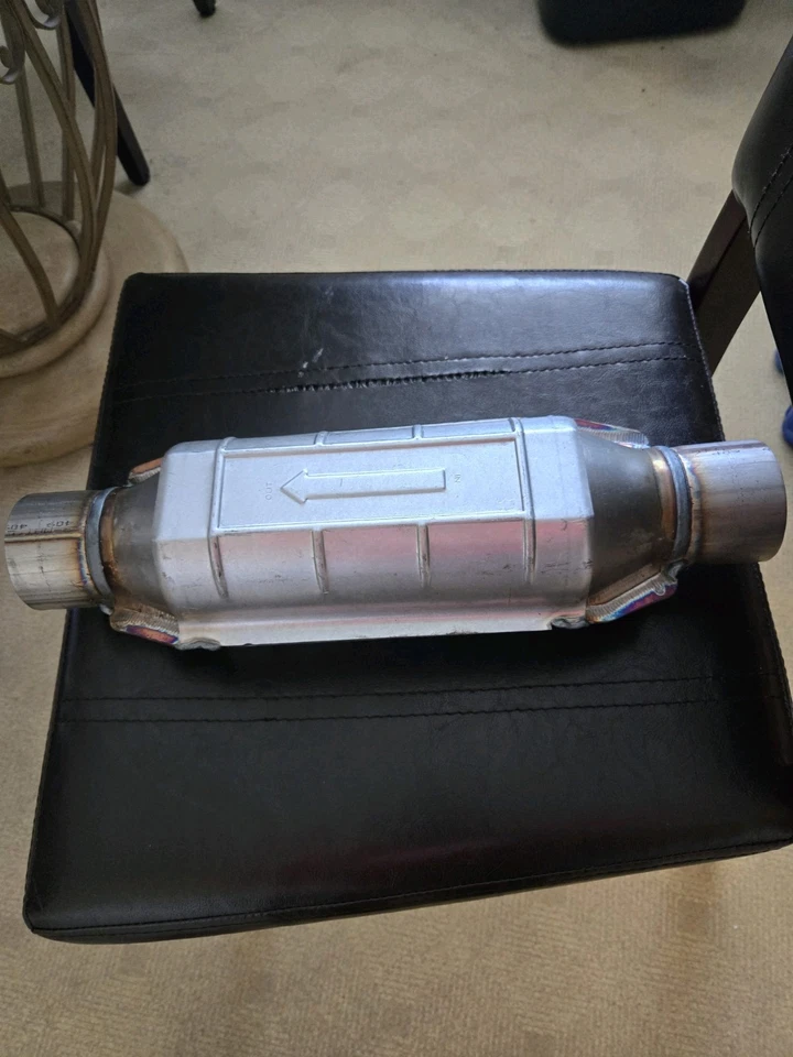 CONVERTIDOR CATALÍTICO OBDII UNIVERSAL ESCAPE AP 608216 Foto 1 de 3