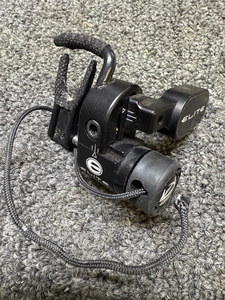 PERFECT Qad Ultrarest HDX Elite Black RH Right Handed Bow Drop Away Rest - Image 1 of 1