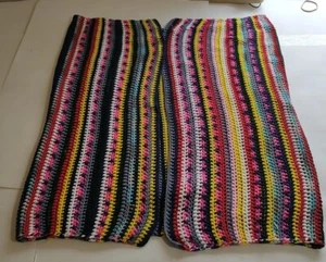 Manta de ganchillo vintage hecha a mano multicolor 28" X 50" - Imagen 1 de 7