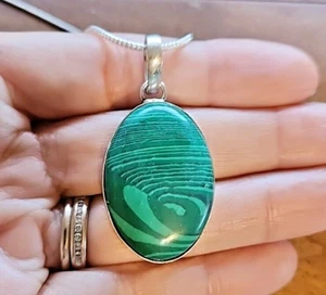 Colgante y collar ovalado de plata verde piedras preciosas de malaquita BOHO #148C - Imagen 1 de 3