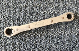 Snap On Tools No. 75 SAE 9/16"-1/2" Ratcheting Combination Wrench - Picture 1 of 4