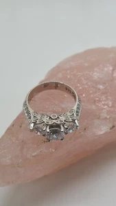 Gorgeous Crystal Round 3-Stone Stamped 925 Ring, SIZE 9 - Picture 1 of 6