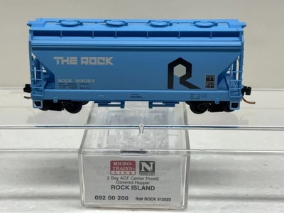 N Scale Micro Trains MTL 092 00 200 Rock Island ROCK 512023 Covered Hopper - Image 1 of 4