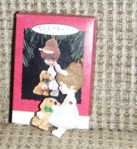 1994 GENTLE NURSE ORNAMENT Hallmark MIB - Bild 1 von 1
