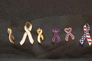 6 Lapel pins RIBBON CAMPAIGNS Pink Purple USA FLAG CANCER enamel metal 16g - Picture 1 of 8