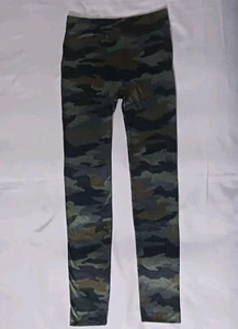Leggings Women's S/M W26-30 Camouflage Green Black Brown Tight Fit Skinny EUC - Picture 1 of 5