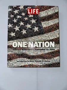One Nation Special Edition America Remembers Sept 11 2001 Time Life 1st Edition - Foto 1 di 1