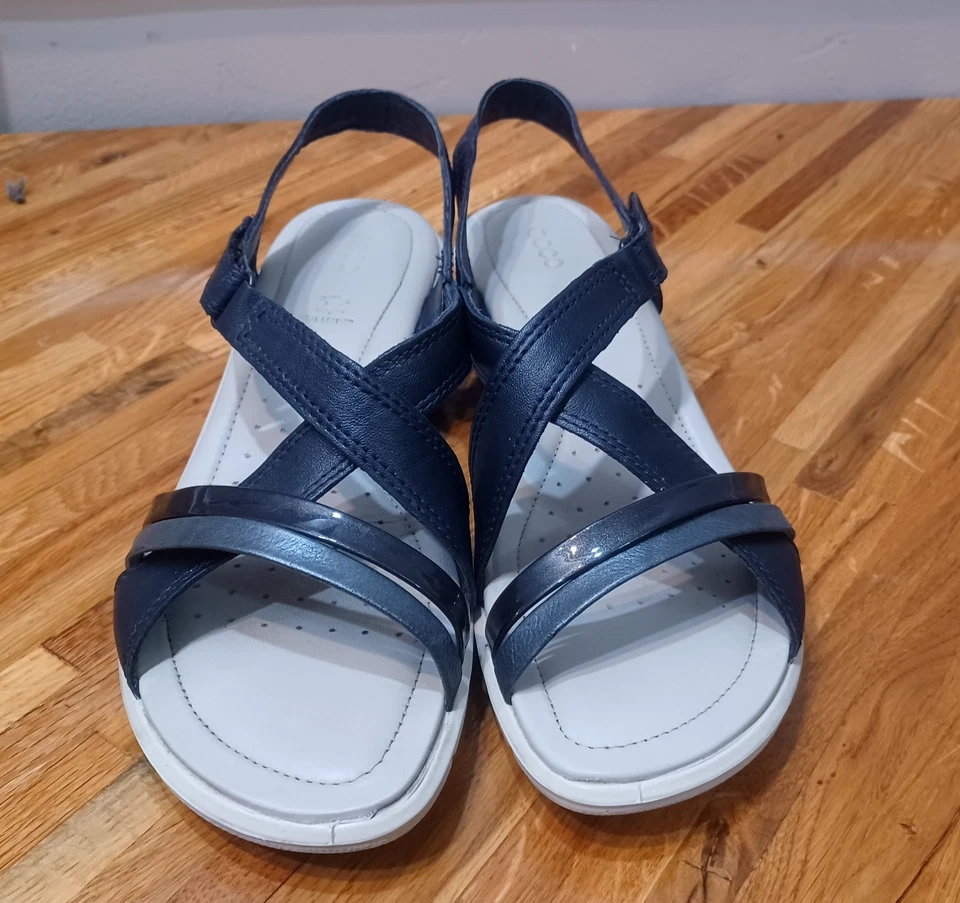 Ecco Felicia Cross 女式 10/10.5 码美国黑色休闲绑带凉鞋 — 第 1/4 张图片