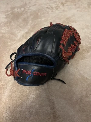 Insignia 皮革定制棒球手套未完全破损投手手套 RHT — 第 1/4 张图片