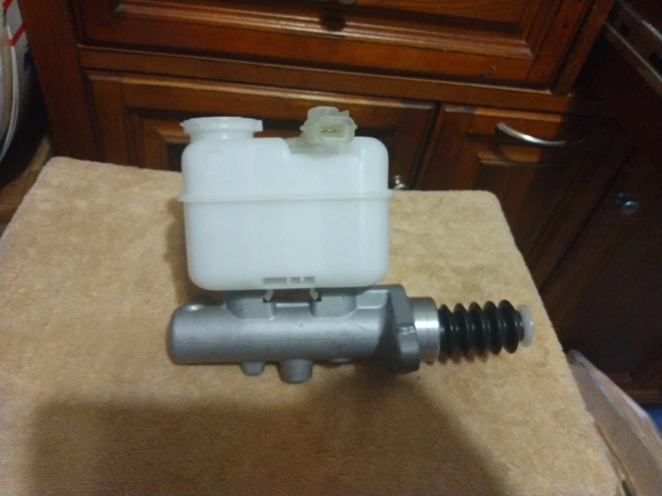 Para Lincoln Navigator 2002-2004 Premium Cilindro maestro de freno centrado 2003 2004 Foto 1 de 1