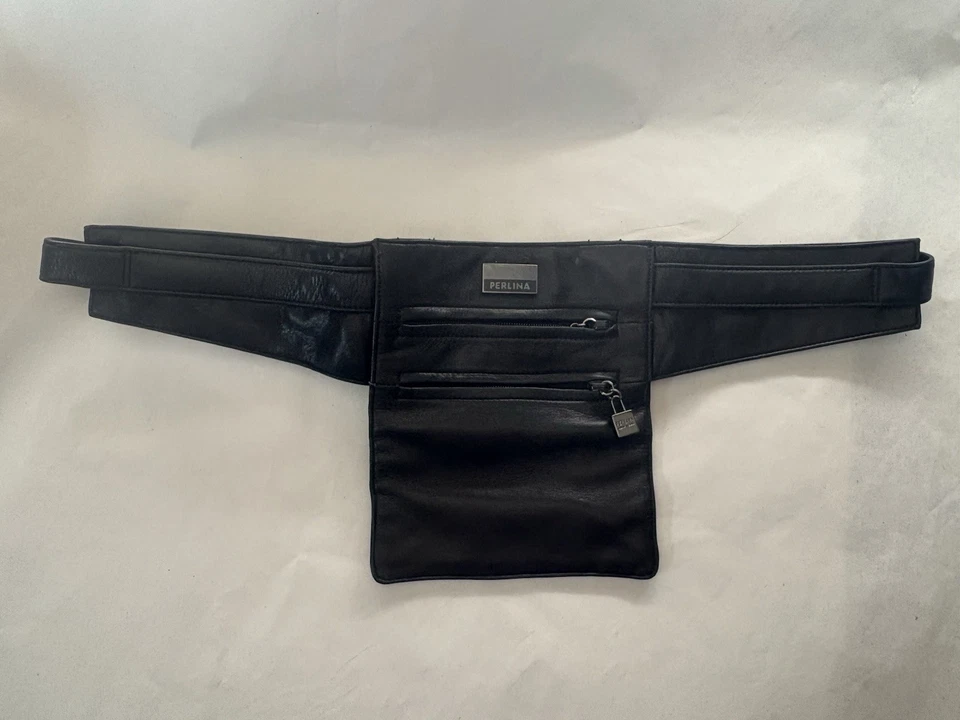 Carteira Perlina preta de couro genuíno com cinto - 38” cinto ajustável    - Imagem 1 de 4