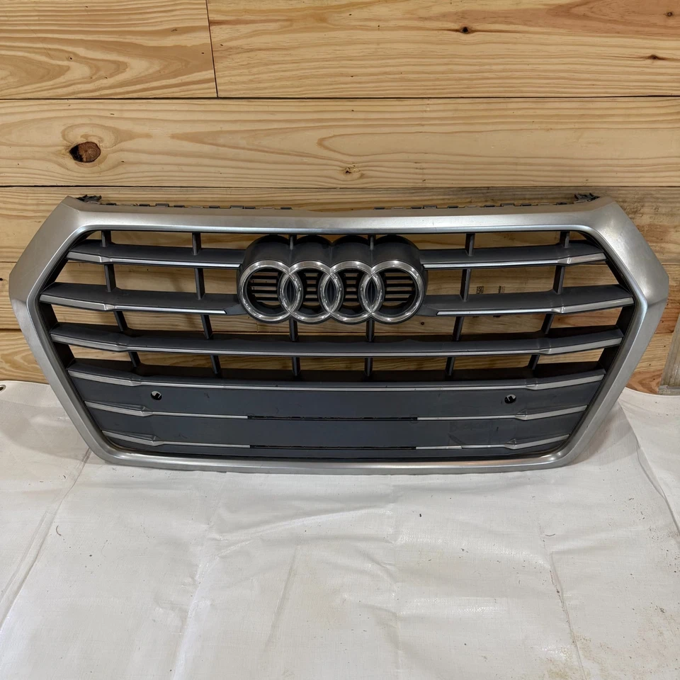 Audi Q5 Quattro S-Line 2018 2019 2020 parrilla superior delantera 80A853651C original OEM Foto 1 de 4