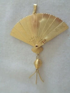 Fan Gold-Toned Pendant with etched Birds & Dragons (#4265) - Picture 1 of 4