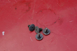 Lote de 4 tornillos de fijación para tablero Honda HT3810 HT3813 90123-750-000 USADOS - Imagen 1 de 3