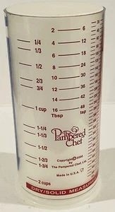 PAMPERED CHEF #2225 WET DRY MEASURING 2 CUP SLIDE PUSH UP POUR LIQUID SOLID [G4] - Picture 1 of 2
