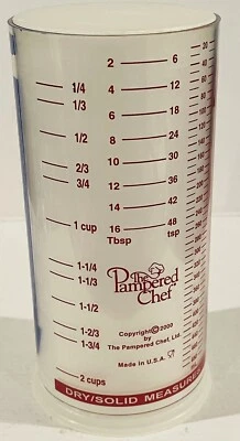 PAMPERED CHEF #2225 WET DRY MEASURING 2 CUP SLIDE PUSH UP POUR LIQUID SOLID [G4] - Image 1 of 2