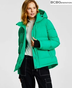 BCBGENERATION NWT $198 MISSY HOODED THUMBHOLE SHORT KELLY GREEN PUFFER JACKET. M - Picture 1 of 15