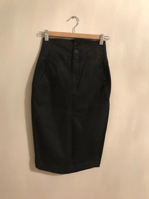 Saia jeans encerada preta cintura alta costurada Earnest, tamanho 24. - Imagem 1 de 4