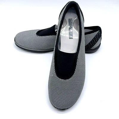 Aerosoles Flat Slip On Shoes Upper Level Grey Black Fly Knit Stretch Sz 9 Wide - Image 1 of 4