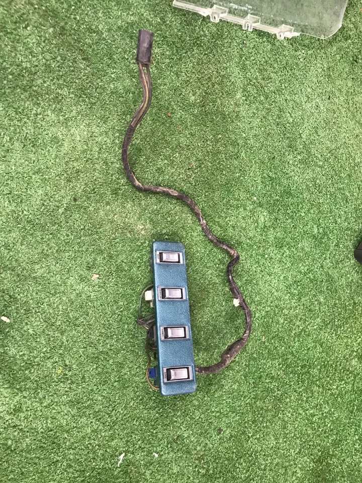 Mercury Cougar XR7 1969 1970 panel de interruptor de tablero central 69 70 Foto 1 de 4