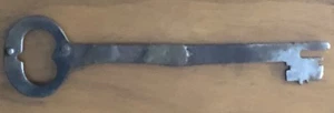 Antigua llave plegable primitiva hecha a mano de acero cortado extra grande soldada en su lugar - Imagen 1 de 5