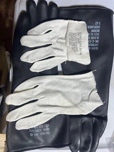 US Army Military Surplus BiologiChemical NBC Gloves Sealed Unissued Med w liner - Picture 1 of 4