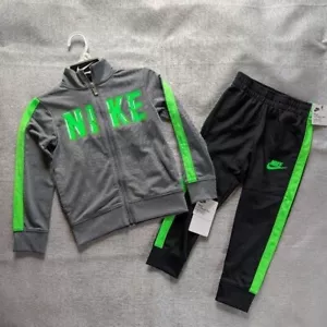 Nike Two Piece Track Set Boys size 4 New With Tags! FAST SHIPPING! - Picture 1 of 3