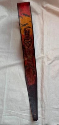 Tema NIGHT PROWLER - Pulseira de guitarra de couro artesanal original HORROR Zombie - Imagem 1 de 2