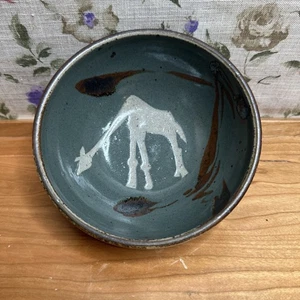 Cuenco de cerámica vintage acabado brillante jirafa pintado y estampado a mano - Imagen 1 de 7