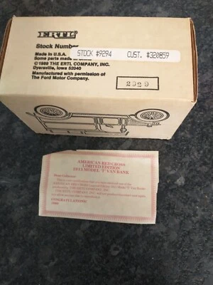 Banco fundido a presión Modelo T Cruz Roja 1913 Foto 1 de 4