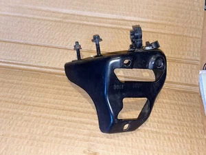 Supporto serbatoio liquido servosterzo BMW E90 E91 N52 2005 6768096 - Foto 1 di 7