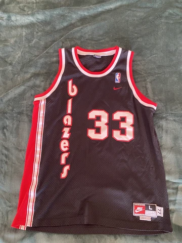 Abdur-Rahim Throwback 1977 Blazers Jersey Size Large, +2 length Cover
