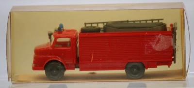 Wiking  1000 Berlin 45 made by Wiking-Modellbau Berlin Feuerwehr RW 2 #20623 HO - Image 1 of 3