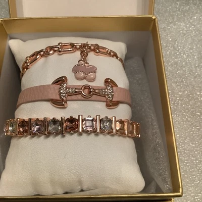 "Toasty Mittens" Bomb Party Gem Society Holiday Stacks ST86303 Rose Gold - Image 1 of 3