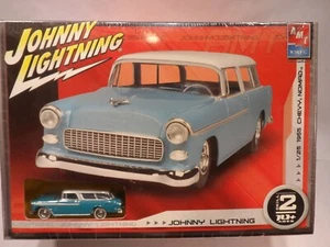 AMT 1955 Chevy Nomad Johnny Lightning Modelo Kit #38461 *Incluye Diecast SELLADO! - Imagen 1 de 8