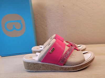 Sandalia de cuña BZees para mujer sin cordones Bora magenta brillante talla 8,5 M Foto 1 de 4