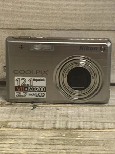 Nikon COOLPIX S700,Black,3x,2.7in,12MP Excellent from JAPAN No Battery/charger - Picture 1 of 13