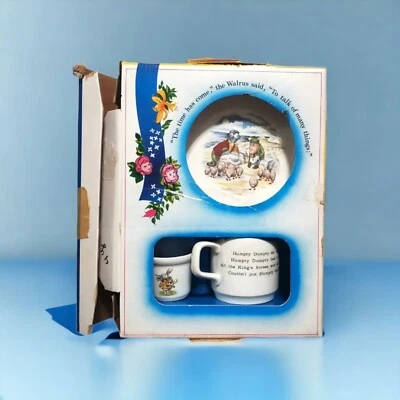 Antigo Conjunto de Berçário Alice no País das Maravilhas Johnson Bros Caneca Tigela Copo de Ovo Incompleto  - Imagem 1 de 4