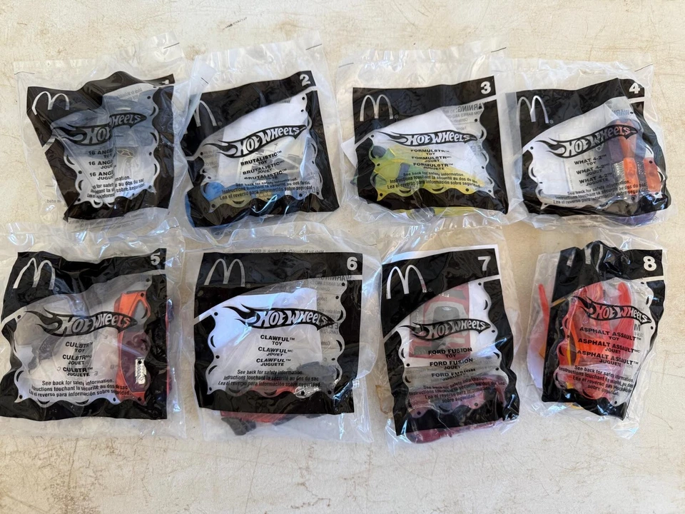 NUEVO SELLADO McDonalds Happy Meal Toys Hot Wheels 2006 JUEGO DE 8 Foto 1 de 4