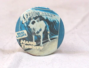 Vintage Pin Back Bud Light Spuds Mackenzie - Hang Twenty - Picture 1 of 1