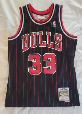 Usado en Excelente Condición Scottie Pippen Malla Negra NBA Chicago Bulls 95-96 Mitchell & Ness Swingman M Foto 1 de 4