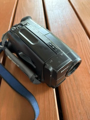Sony Handycam CCD-TR6 Video8 Analog Camcorder Untested No Battery - Image 1 of 4