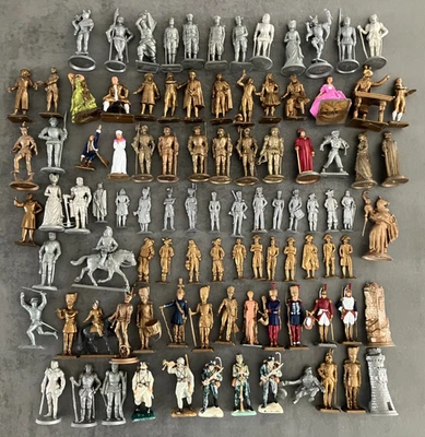 GROS LOT EN BON ETAT DE 96 FIGURINES MOKAREX TOUTES EPOQUES CERTAINES PEINTES - Photo 1/3