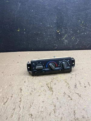 Chevrolet Silverado 1999 a 2002 módulo de control de climatización de calefacción U5614 DG Foto 1 de 4