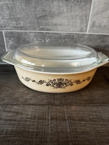 Vintage Pyrex Golden Rose Casserole Dish With Lid 2.5 Qrt 945 Made USA - Picture 1 of 7