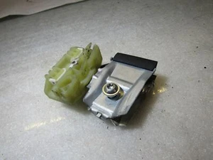 Seat Leon Mk2 1P 06-11 puerta delantera derecha ventana vidrio montaje clip soporte - Imagen 1 de 6